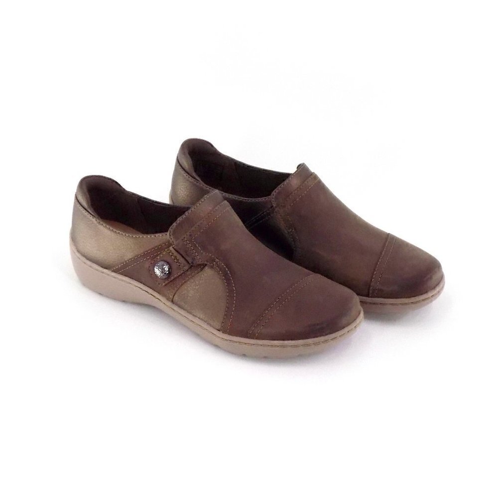 Clarks Leather Loafer Shoes Size 6.5 Brown Slip On Cushioned Footbed Rubber sole